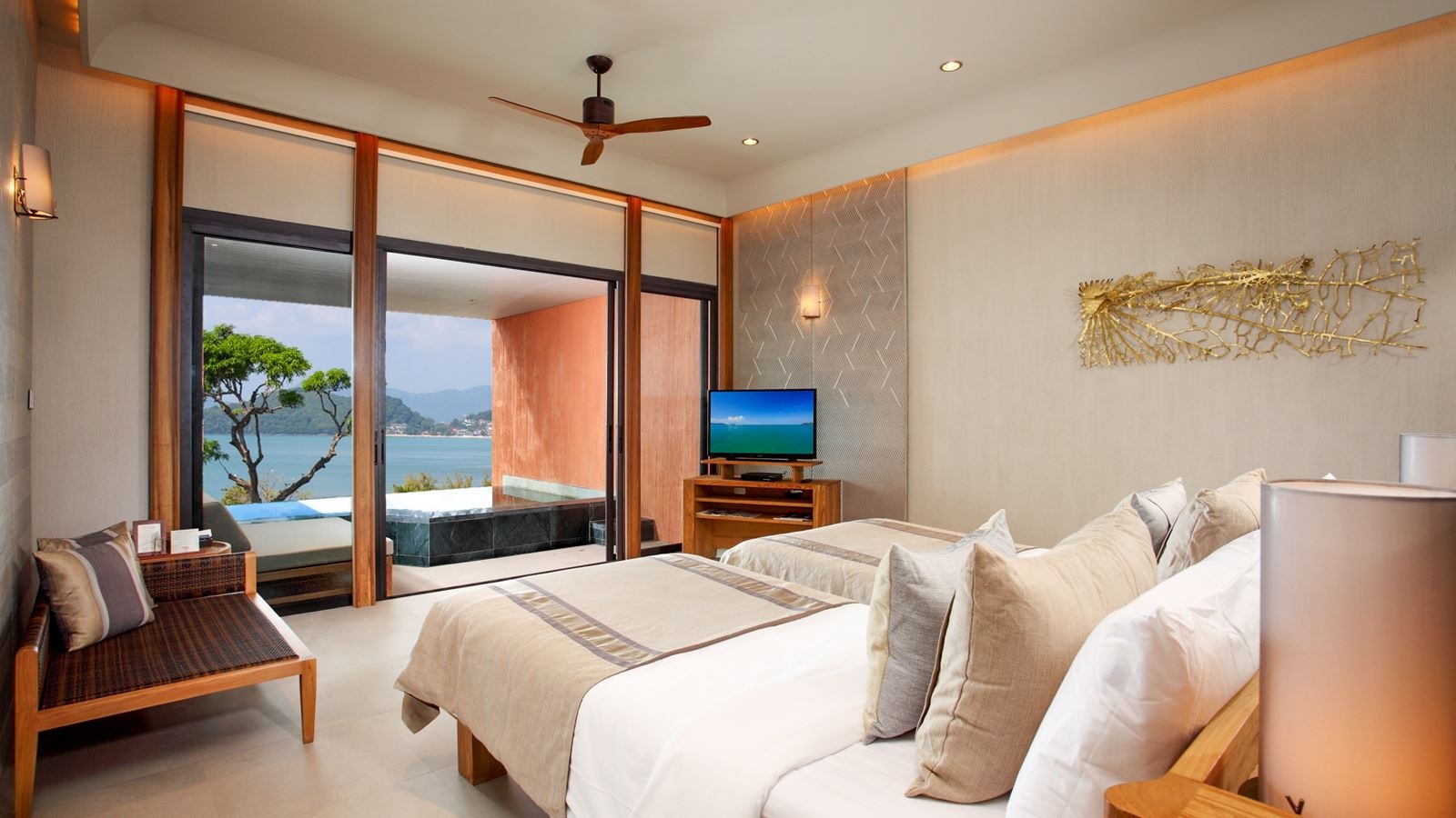 rooms-ocean-view-pool-suite-west