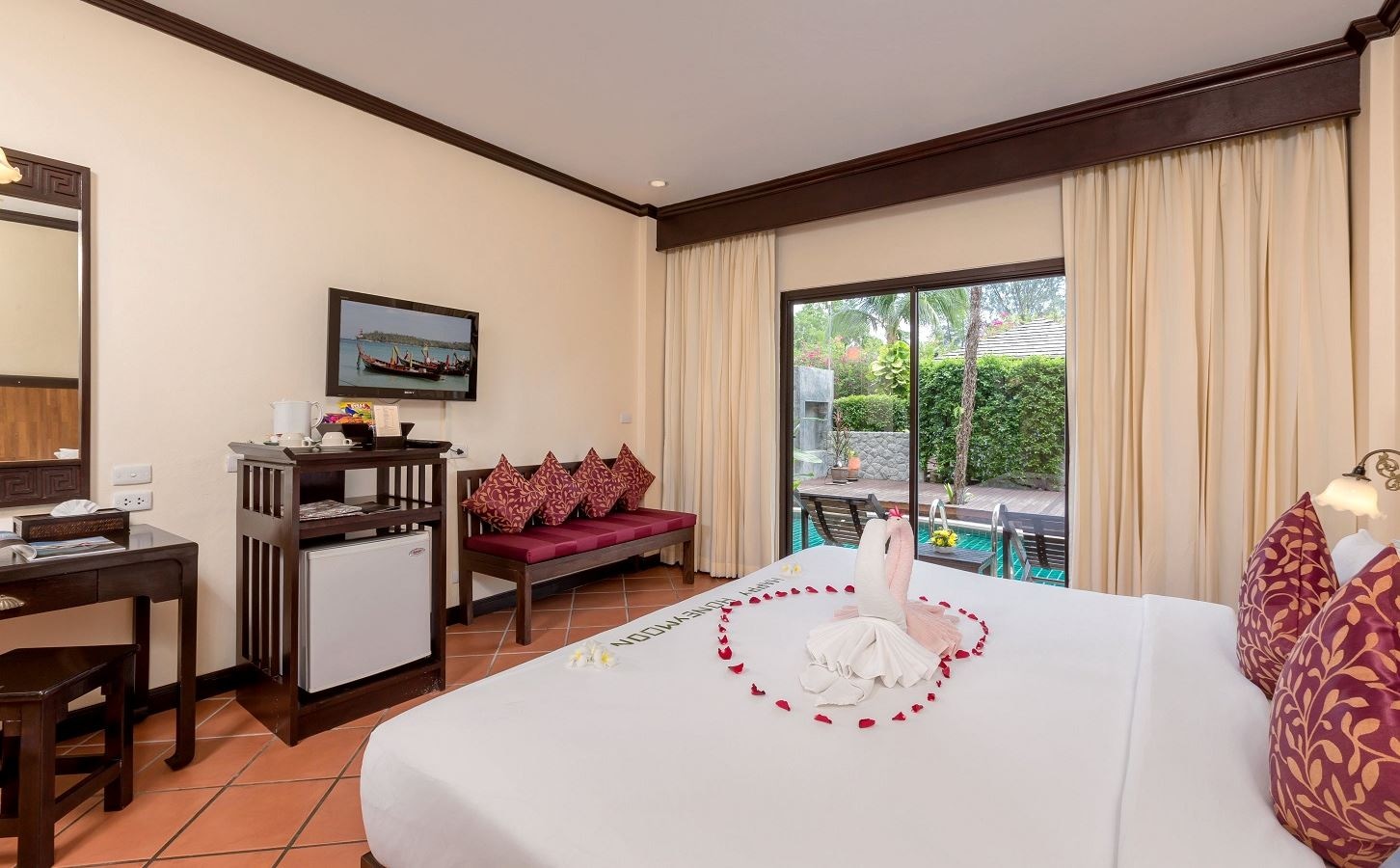 rooms-waterfront-deluxe