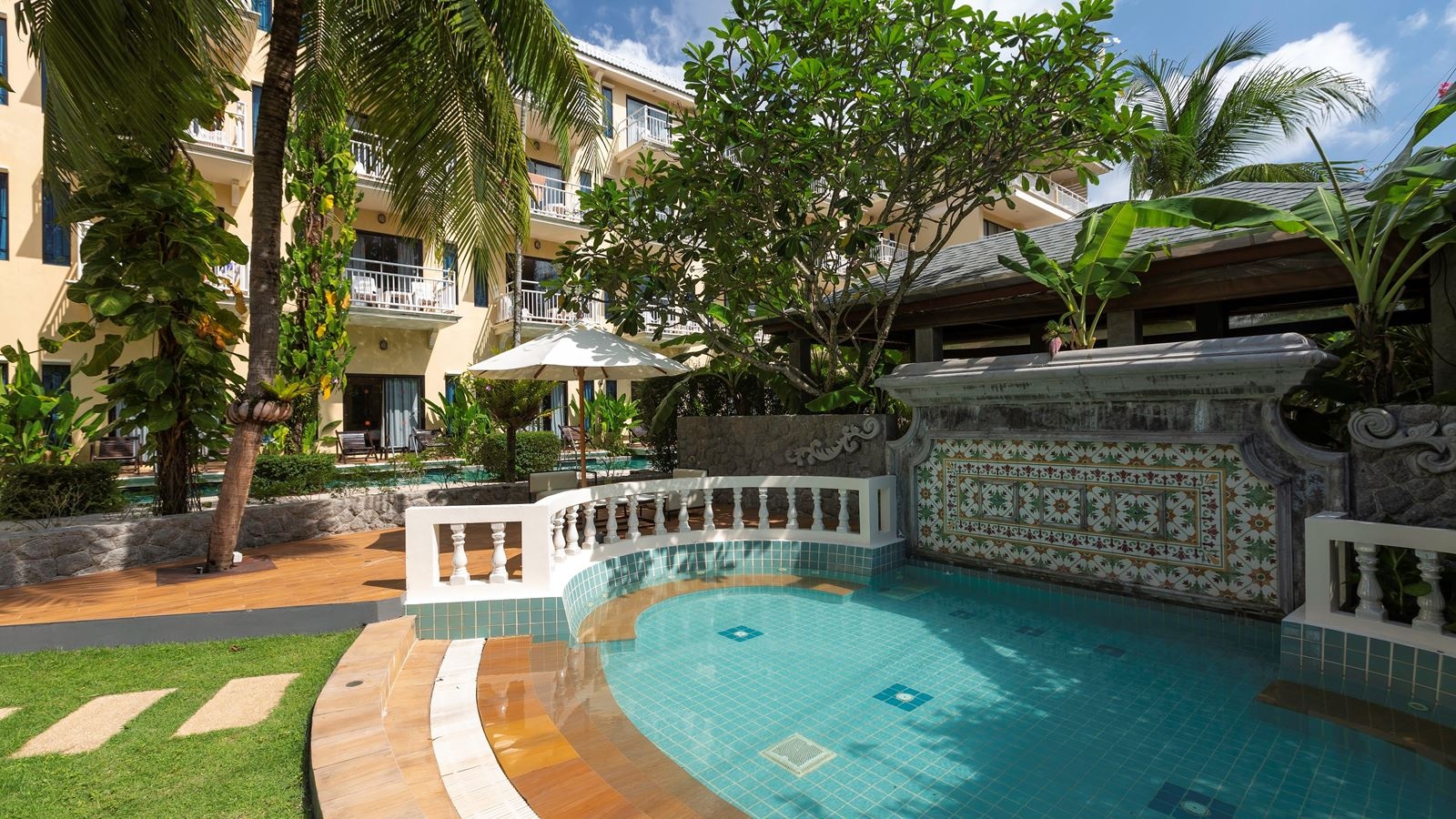 pools-outdoor-childrens-pool