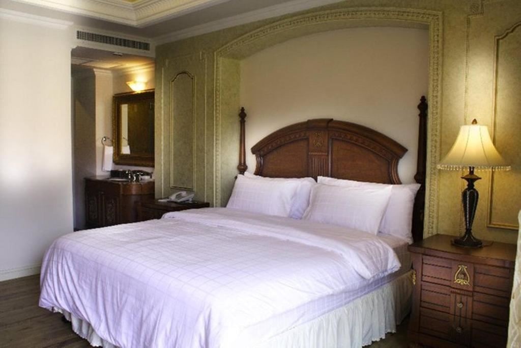 rooms-four-seasons-suite-91-sqm-2-paxs