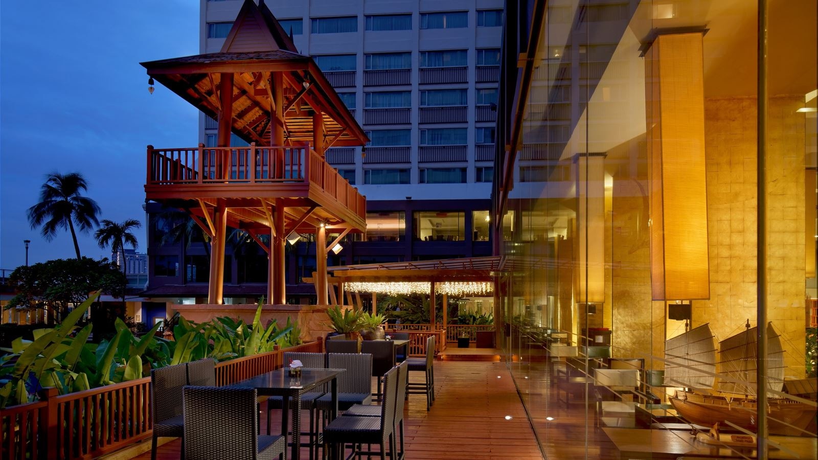 restaurants-sala-thai-pool-bar