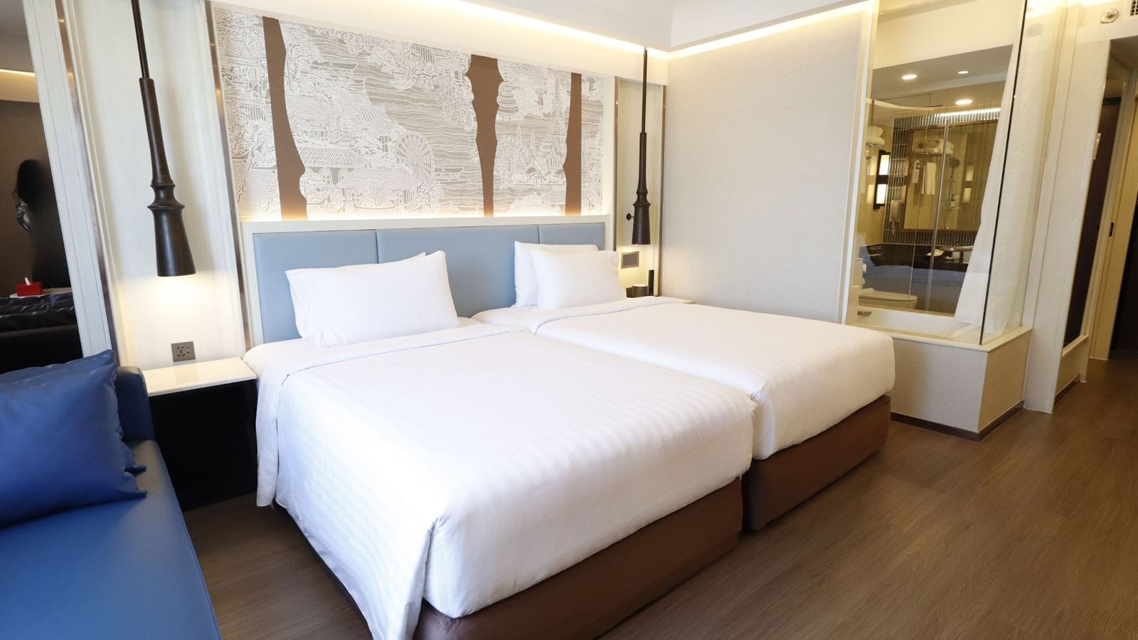 rooms-premier-deluxe-riverview-room