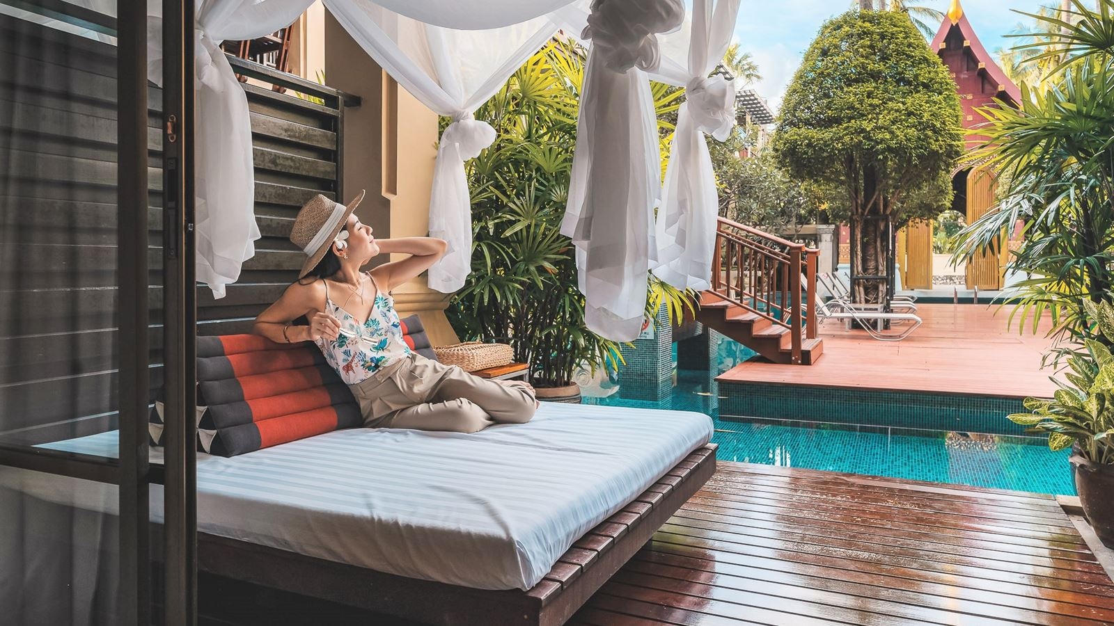 rooms-elite-pool-access