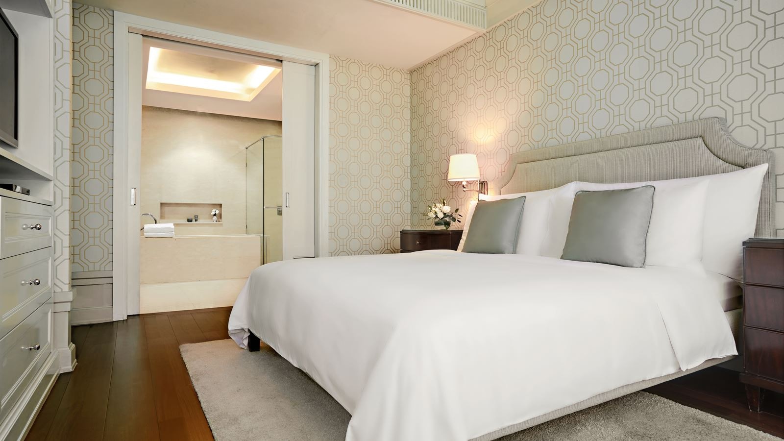 rooms-one-bedroom-suite-corner