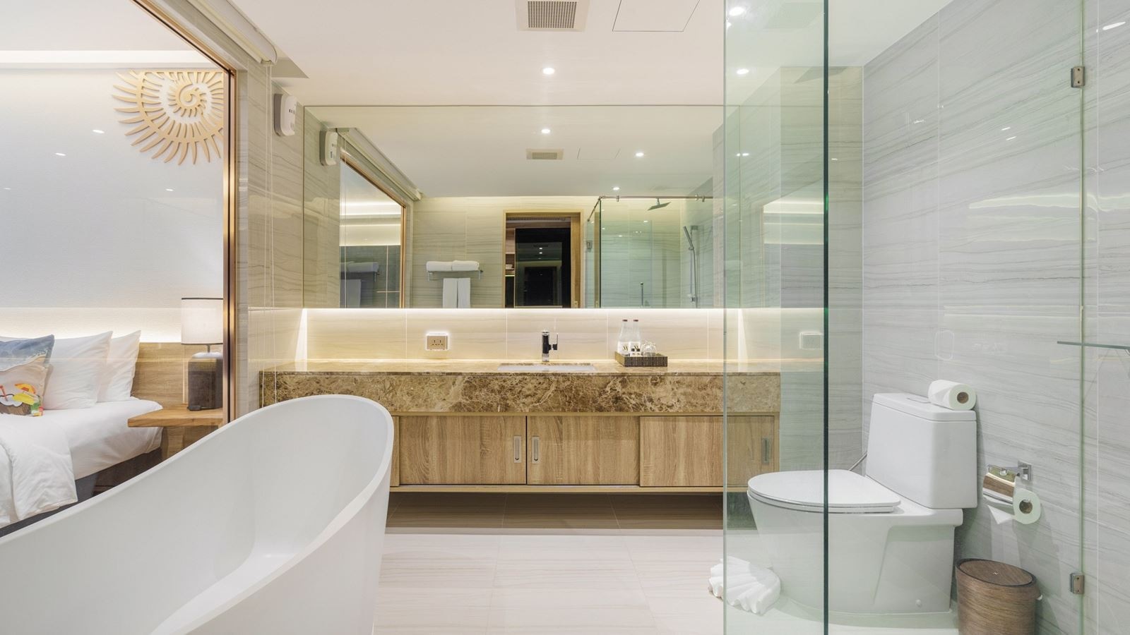 rooms-deluxe-pool-view-2-nd-child-share-bed