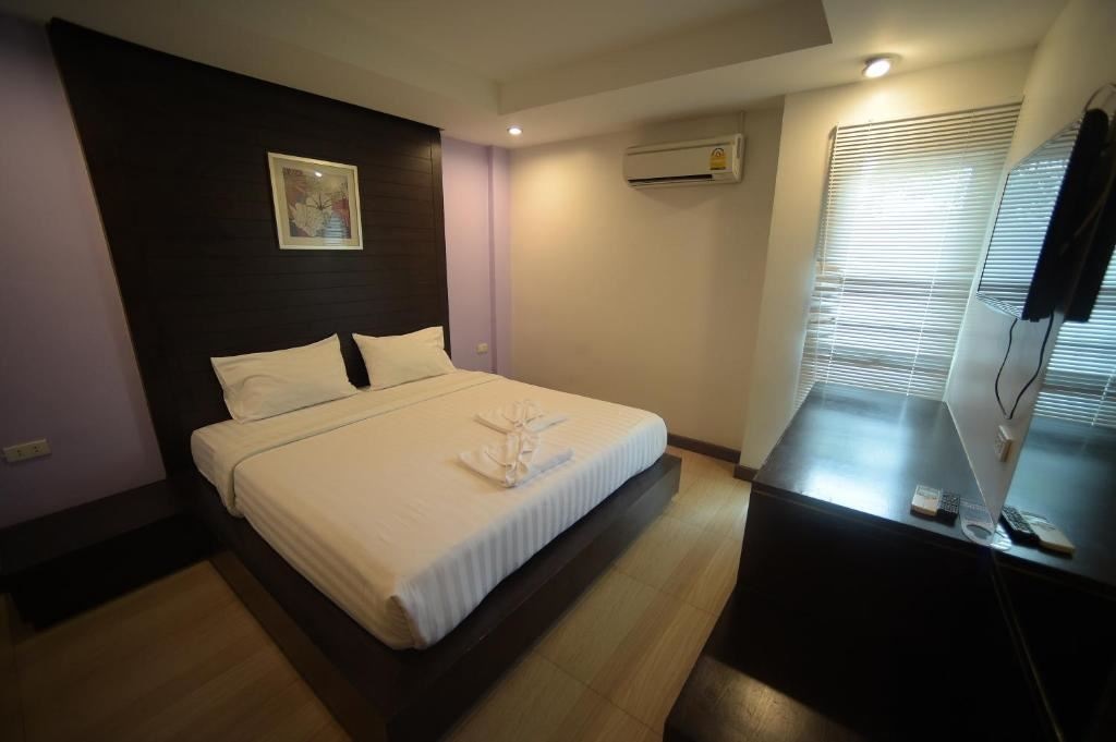 rooms-duo-small-two-bedroom