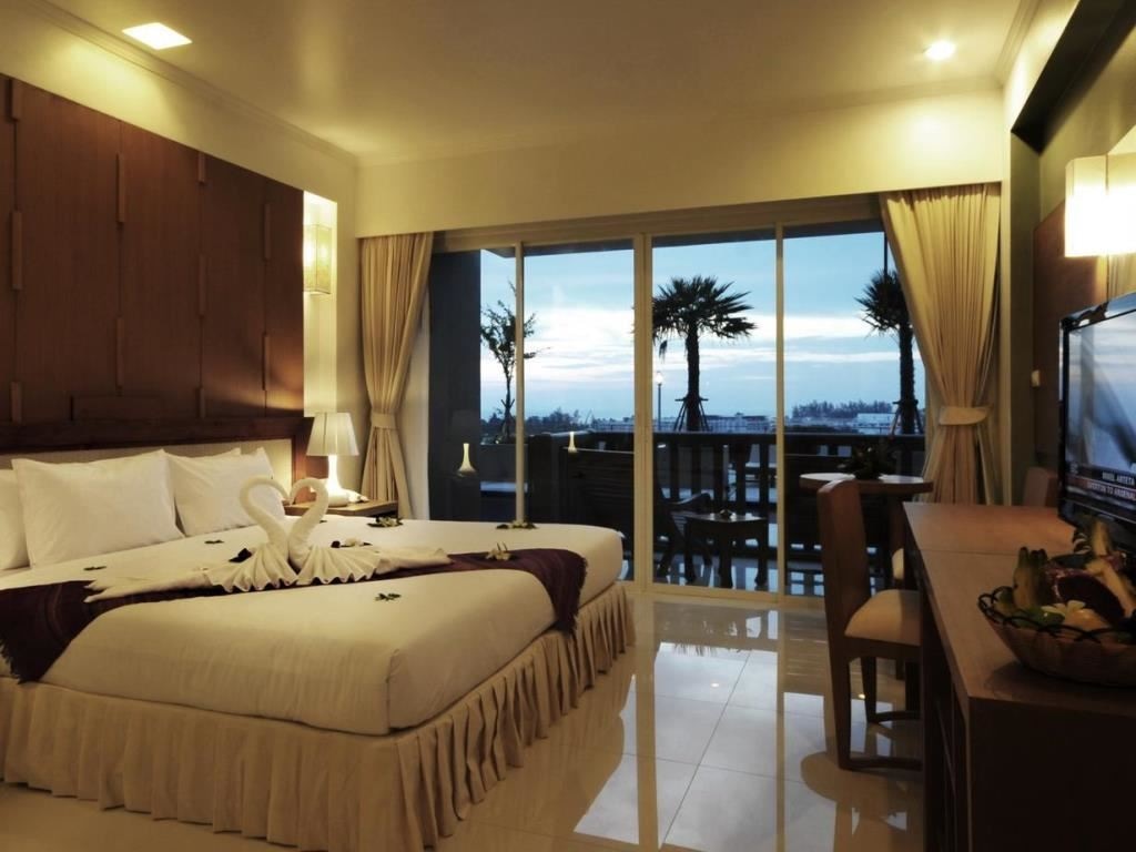 rooms-princess-deluxe-pool-access-seaview