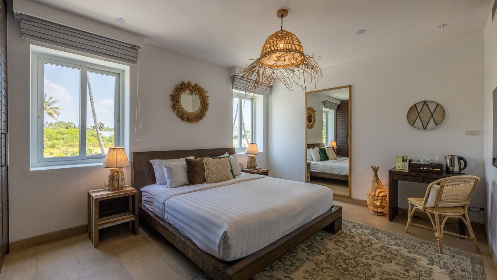 rooms-deluxe-king-room