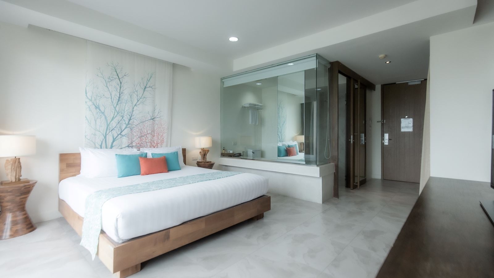 rooms-deluxe-with-balcony