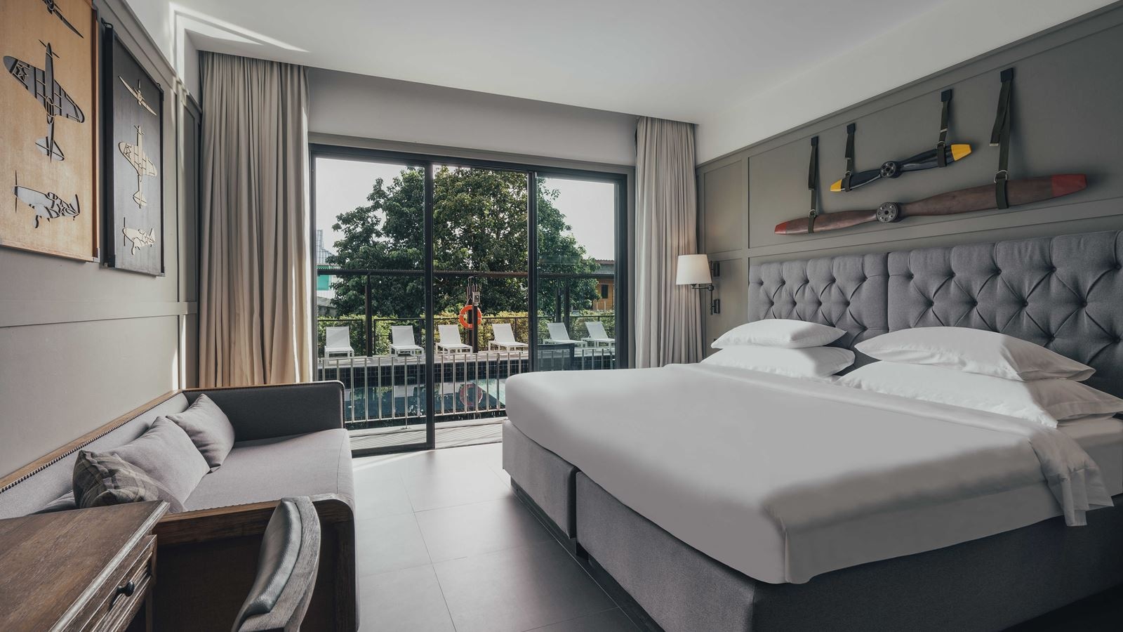 rooms-deluxe-pool-access