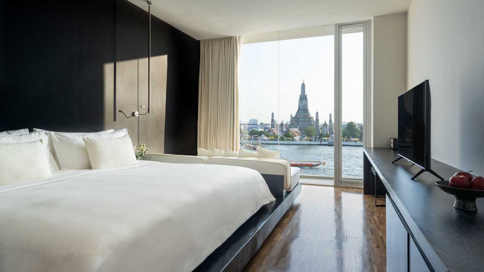 rooms-wat-arun-river-view-deluxe