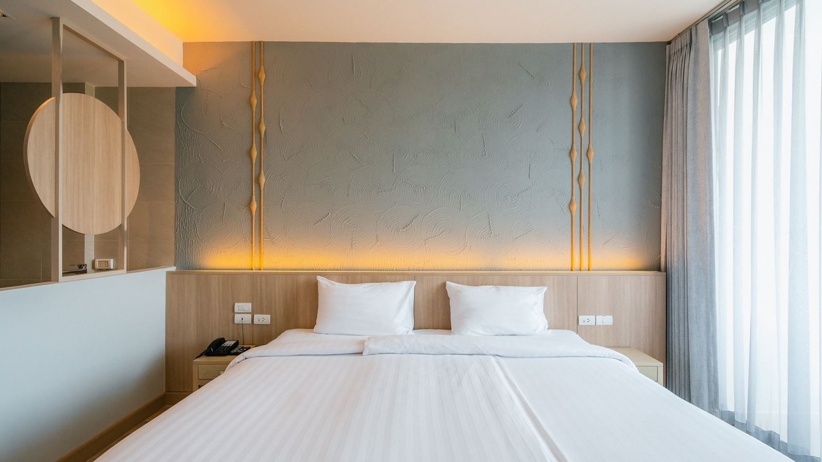 rooms-deluxe-studio-room