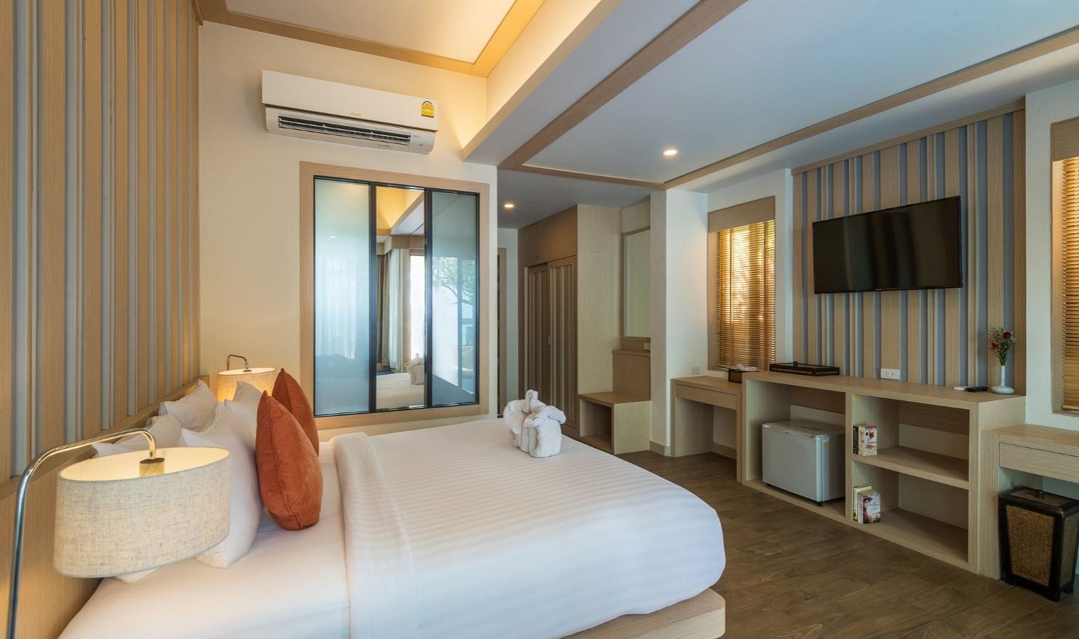 rooms-beach-front-pool-access