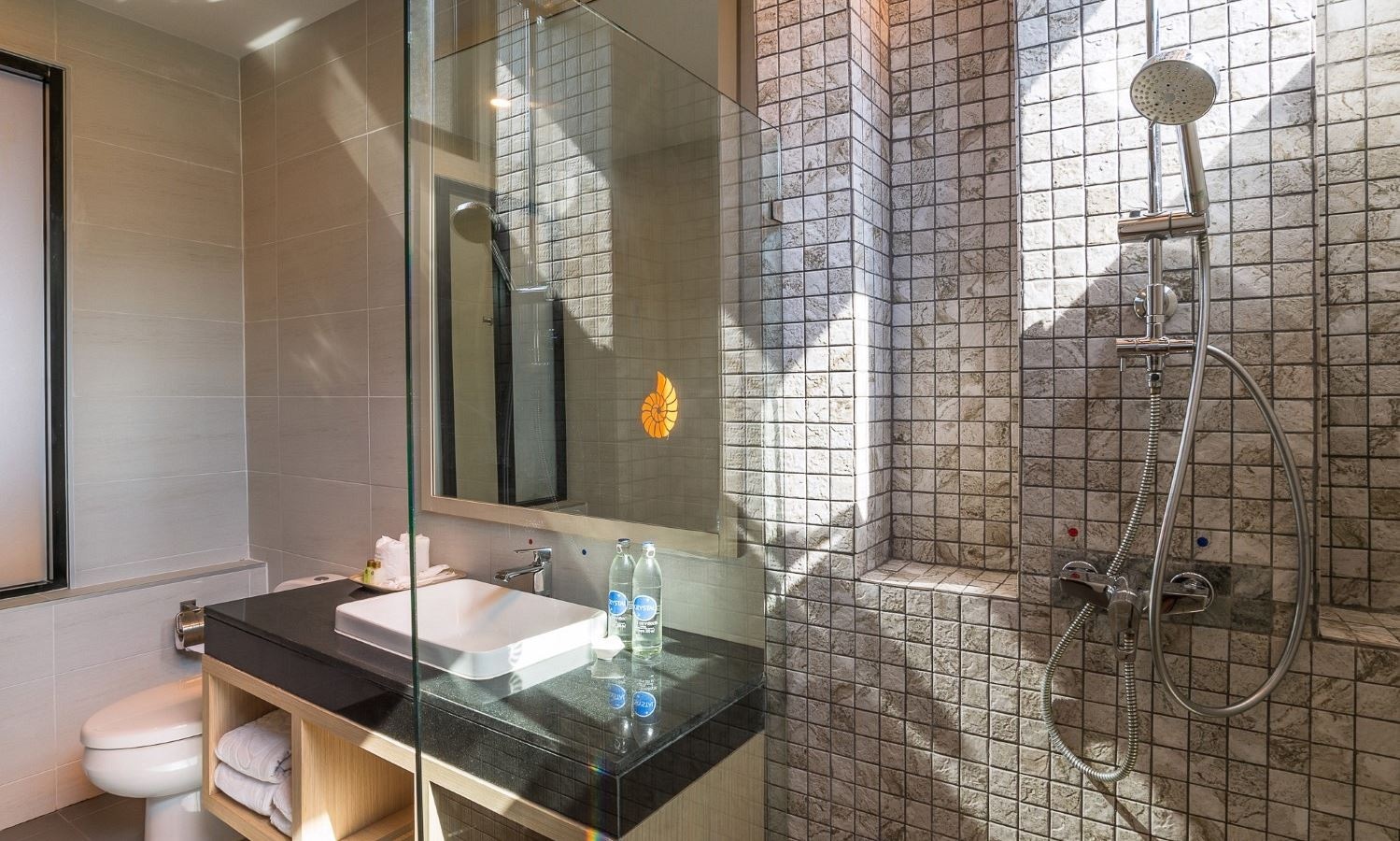 rooms-beach-front-pool-access