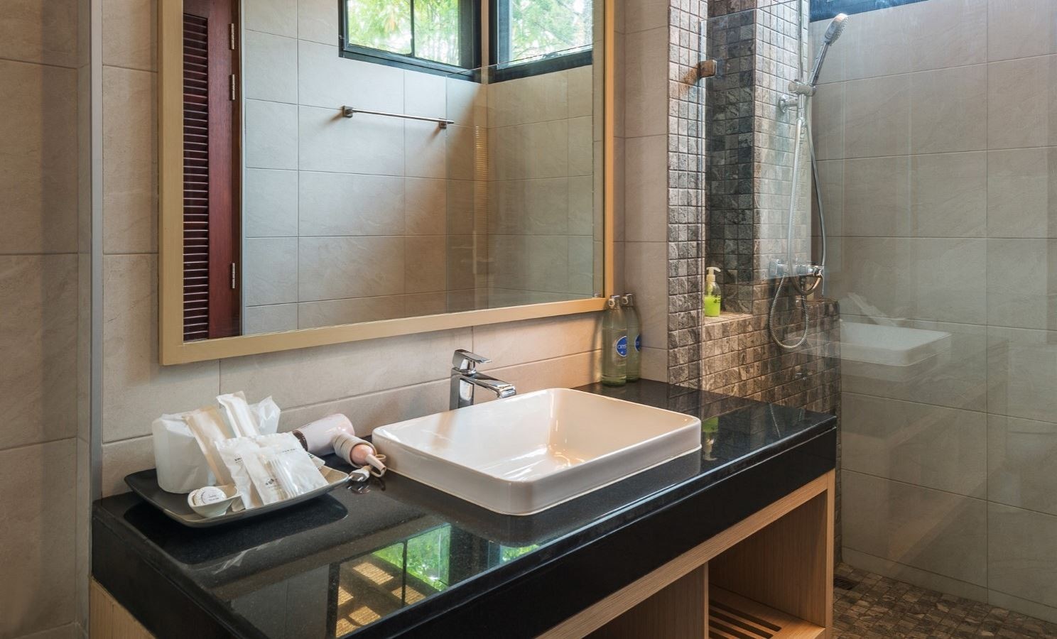 rooms-beach-front-pool-access