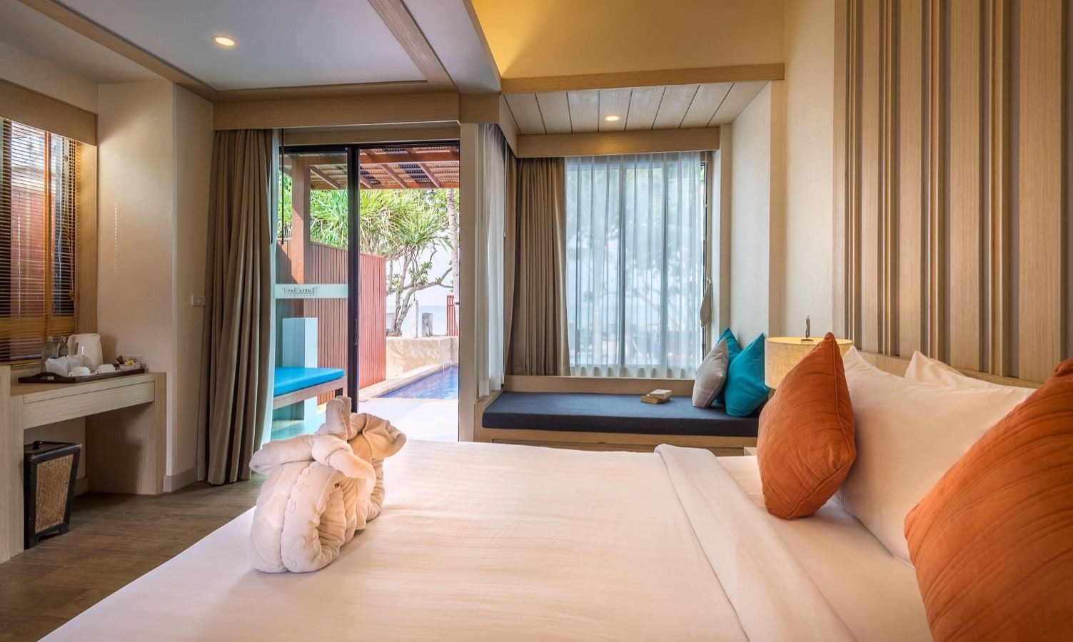 rooms-beach-front-pool-access