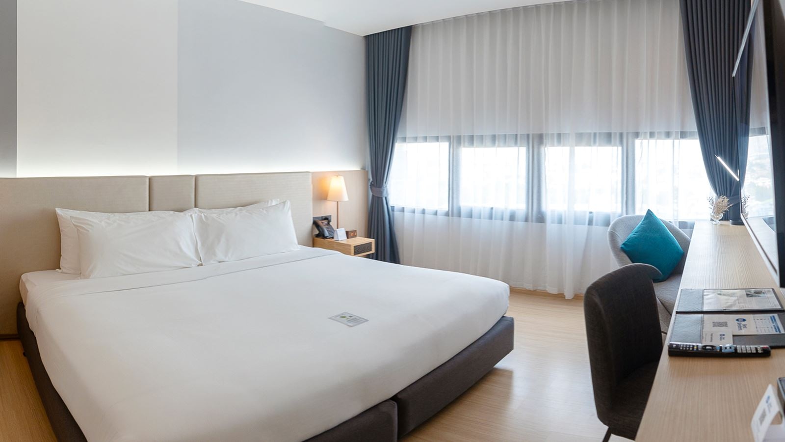 rooms-superior-king-room