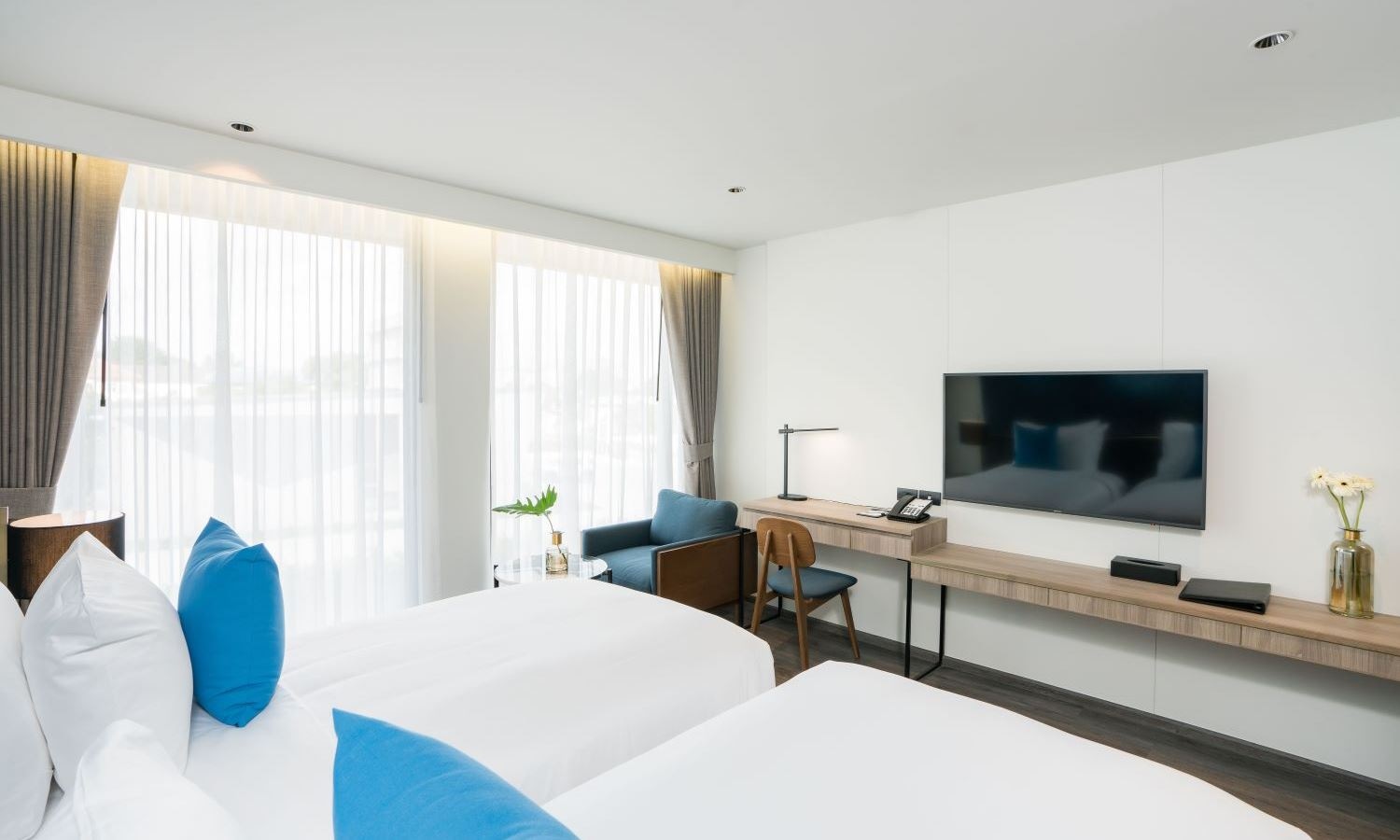 rooms-deluxe-city-view-twin-bed