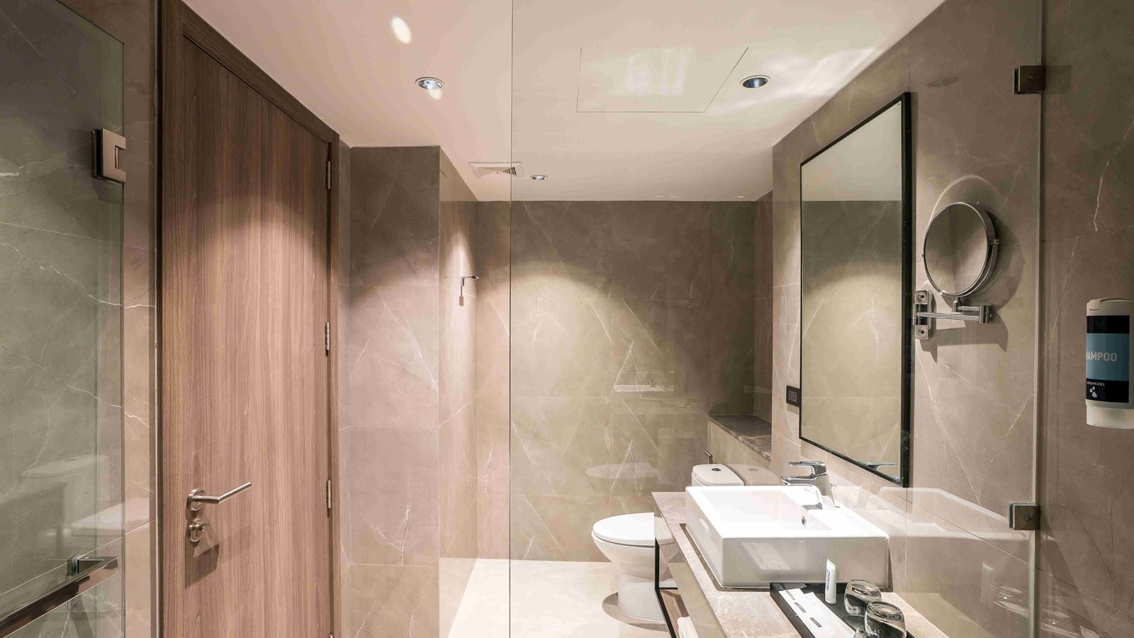 rooms-deluxe-corner-double-bed