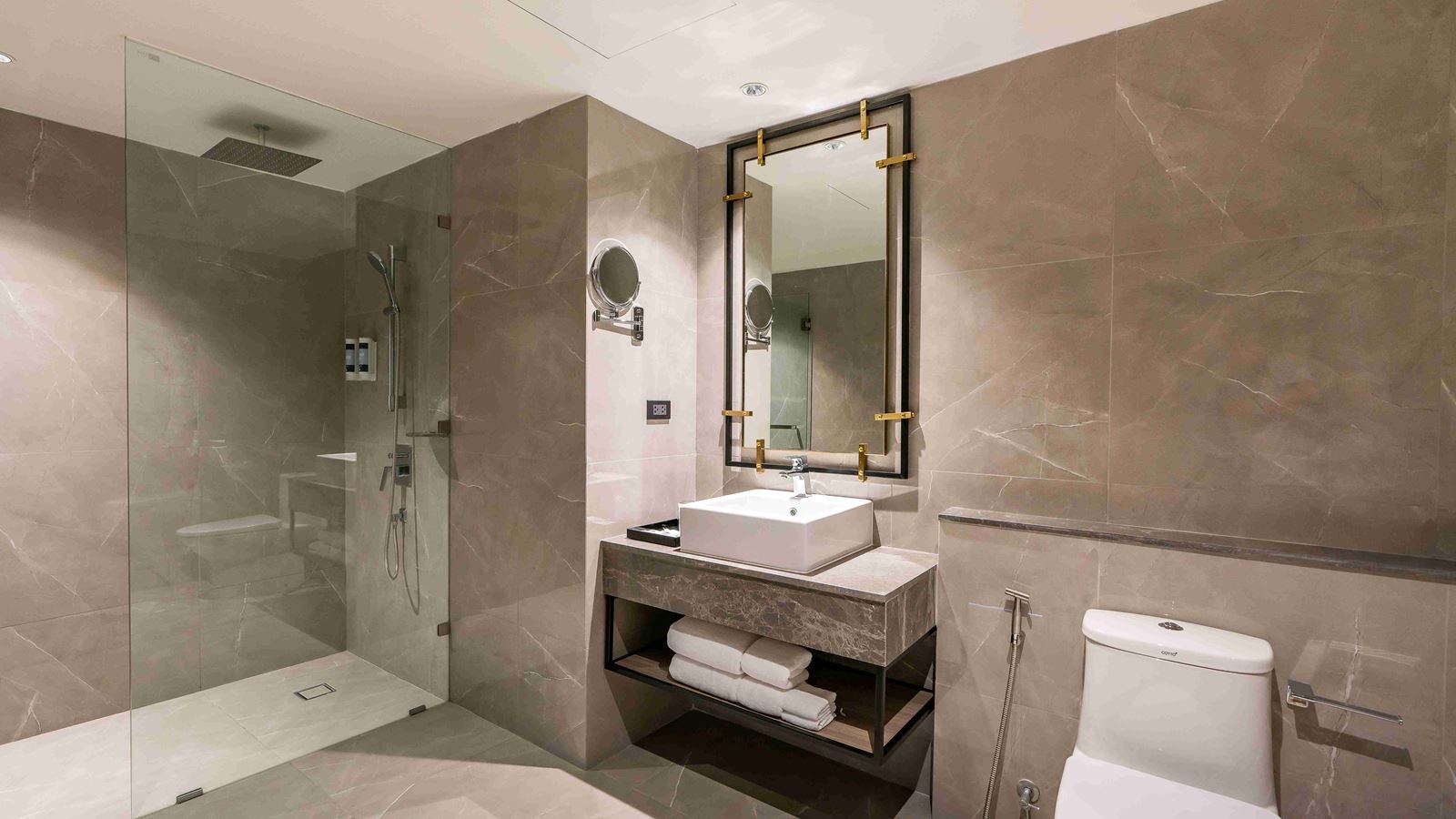 rooms-suite-room-double-bed