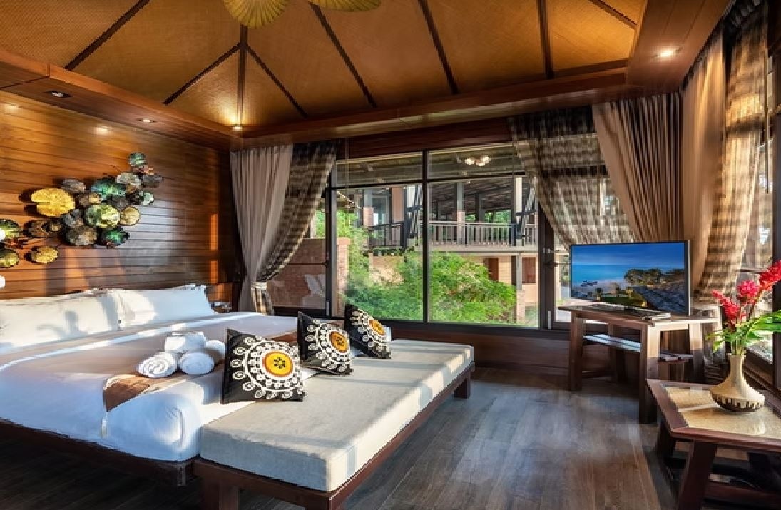 rooms-beachfront-jacuzzi-pool-villa-one-bedroom