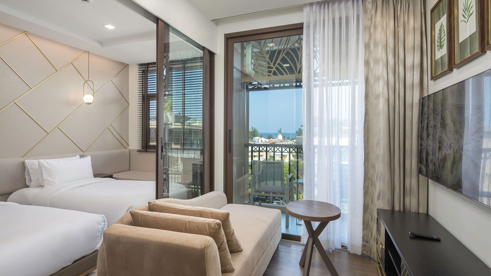 rooms-deluxe-room-with-bathtub