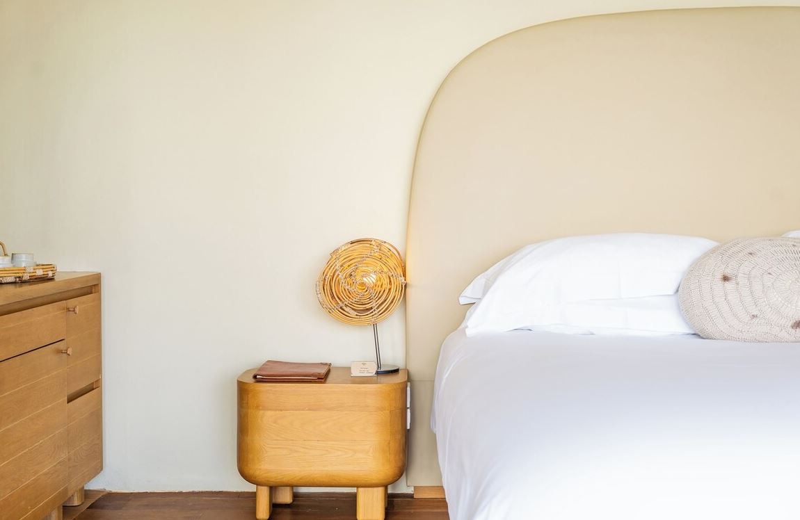 rooms-sala-pool-villa