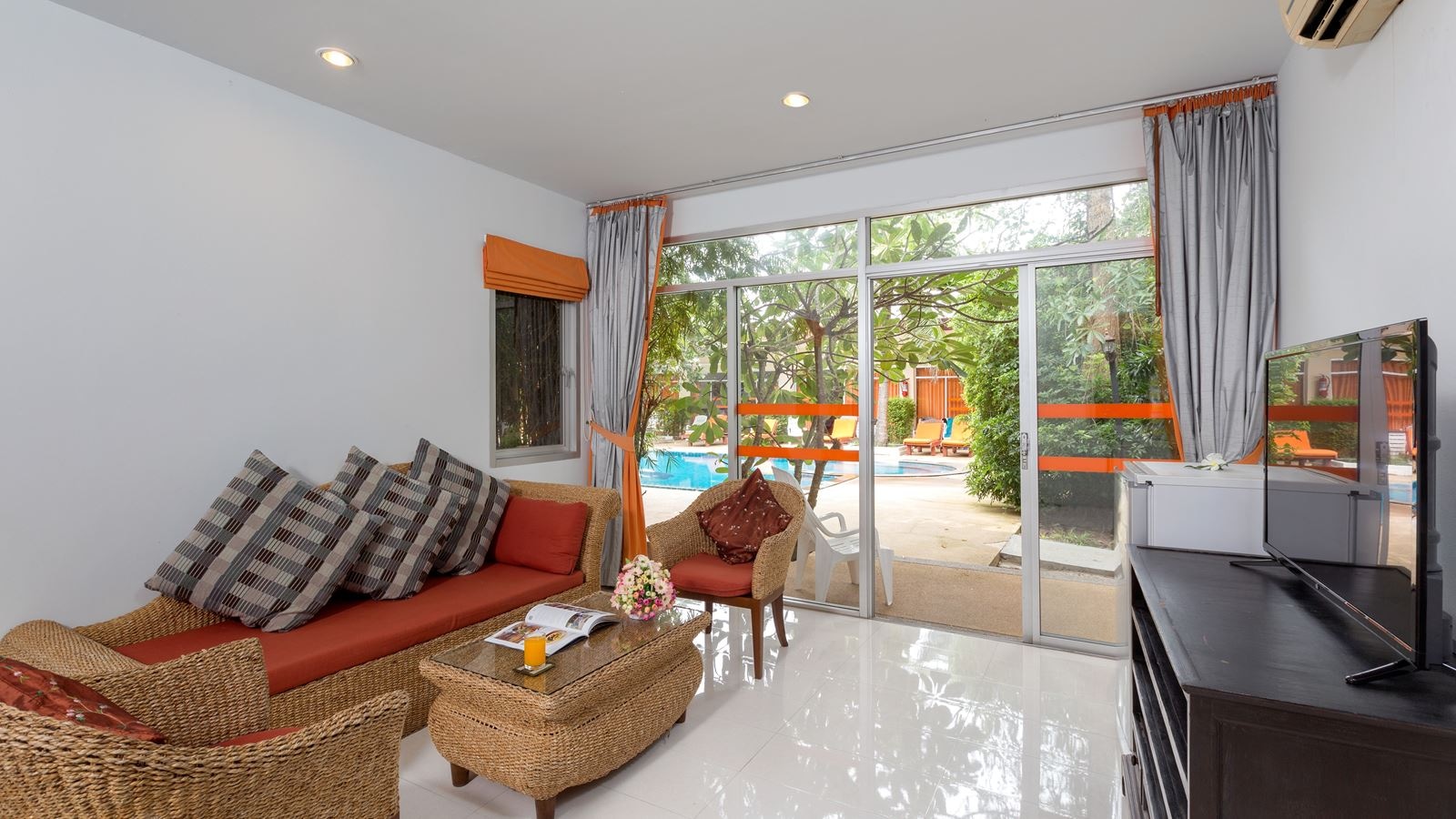 rooms-1-bed-room-suite