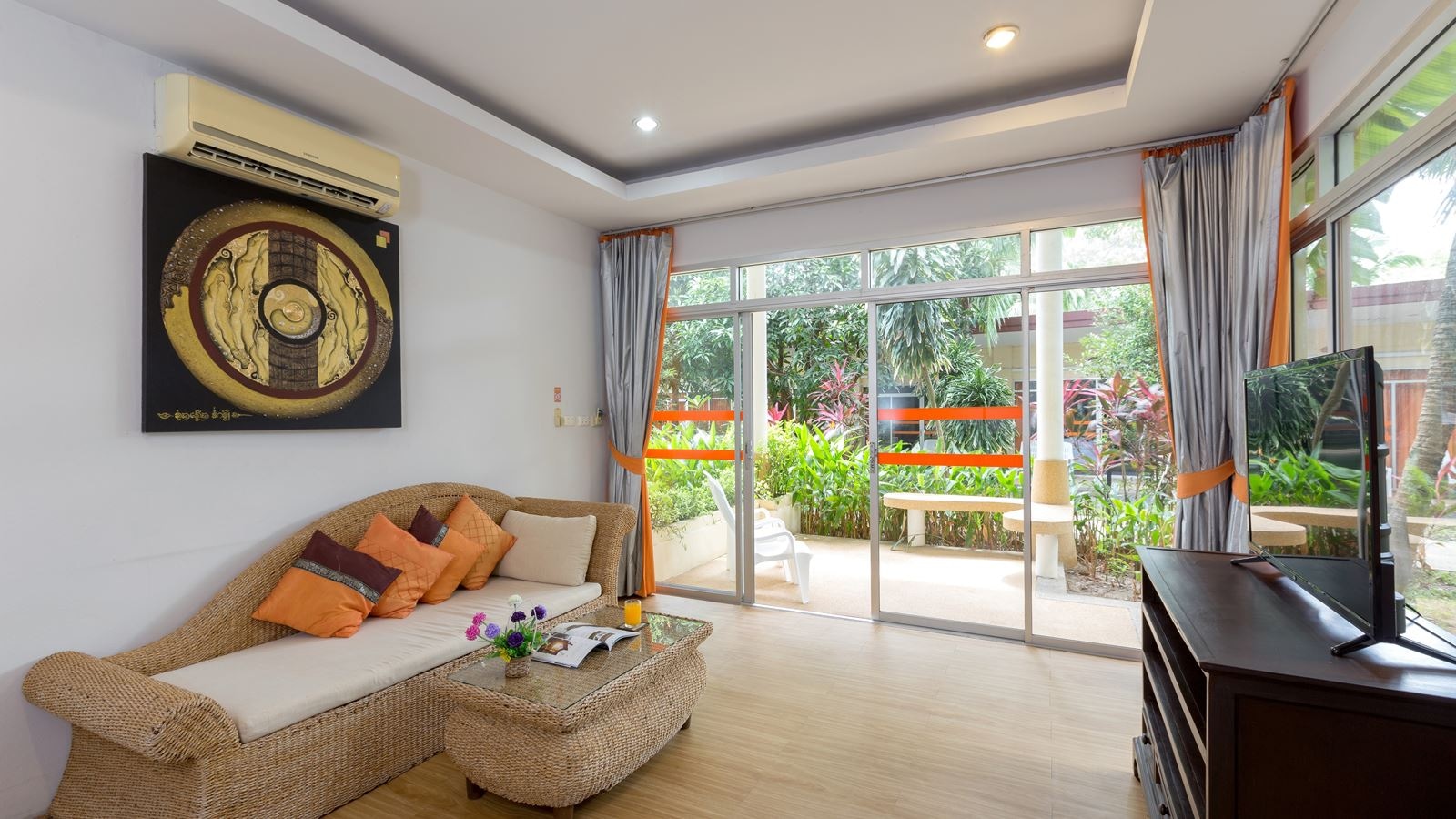 rooms-1-bed-room-suite