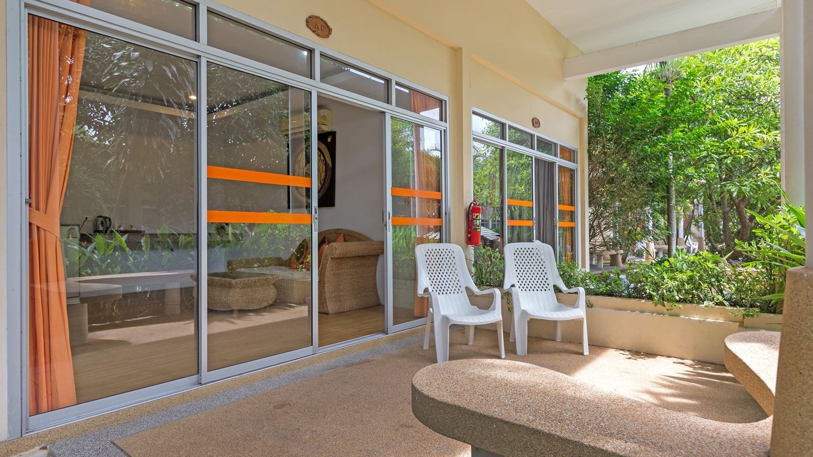 rooms-1-bed-room-suite