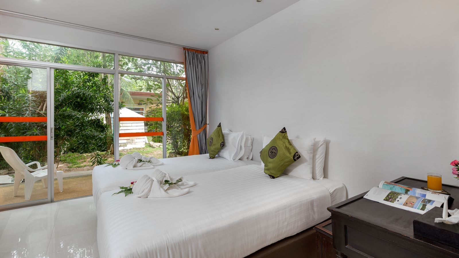 rooms-1-bed-room-suite