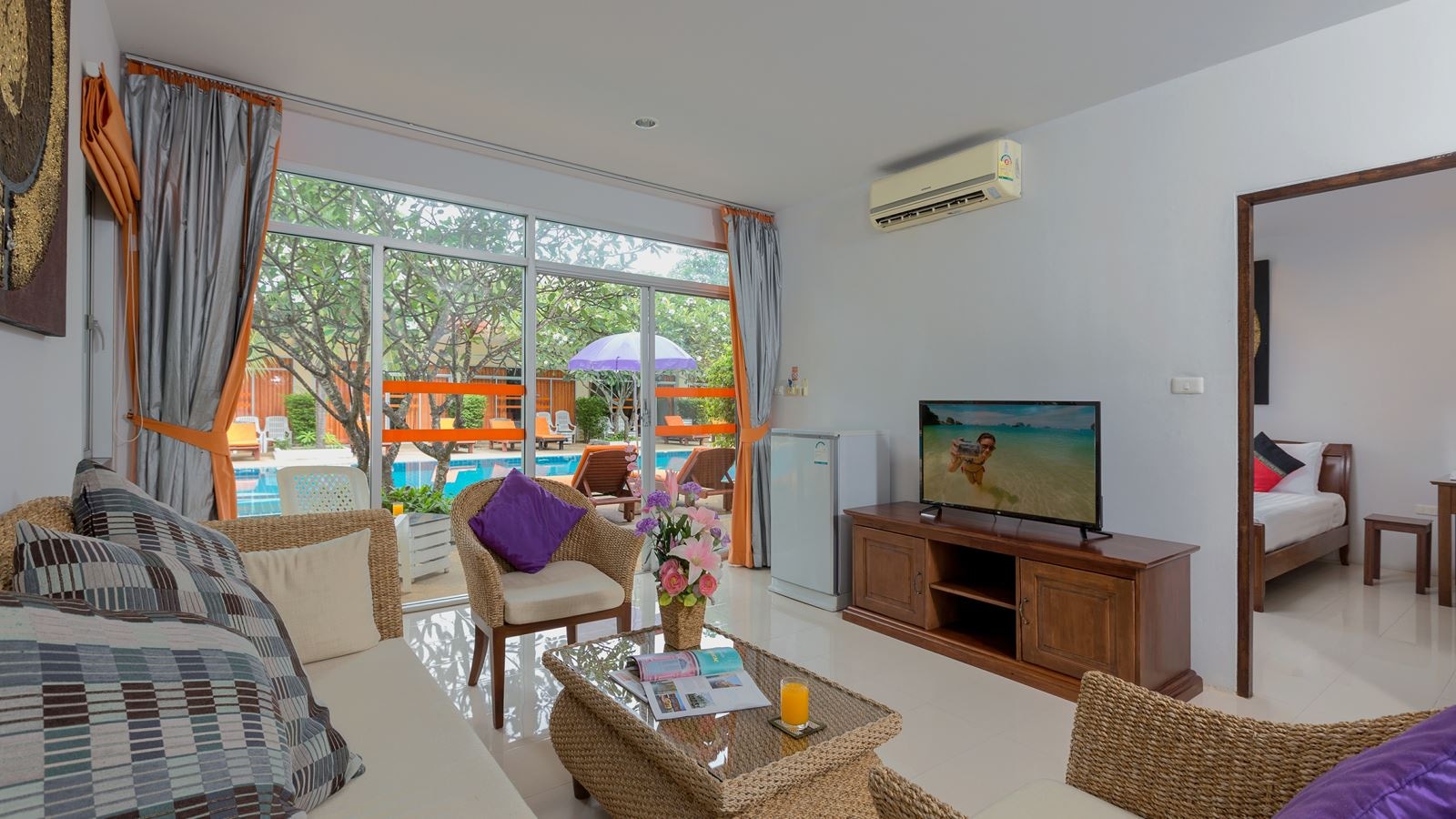 rooms-1-bedroom-suite-pool-access