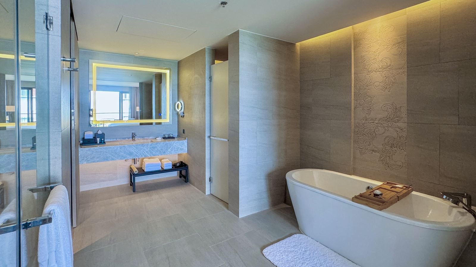 rooms-deluxe-ocean-view