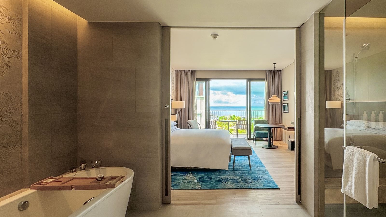 rooms-deluxe-ocean-view