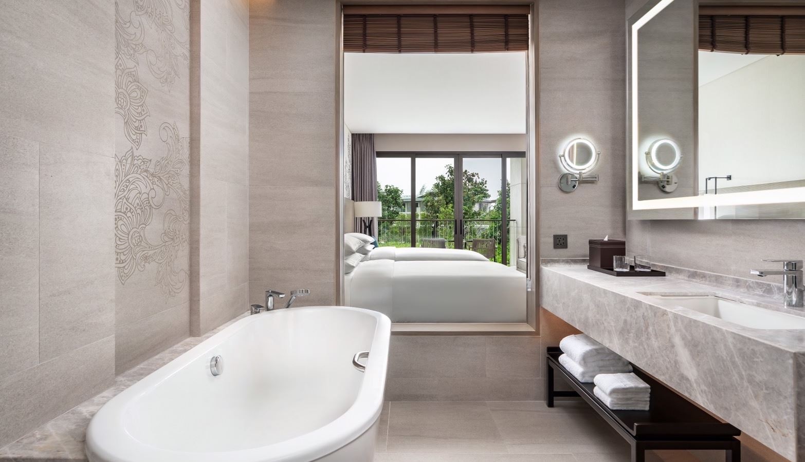 rooms-deluxe-pool-access