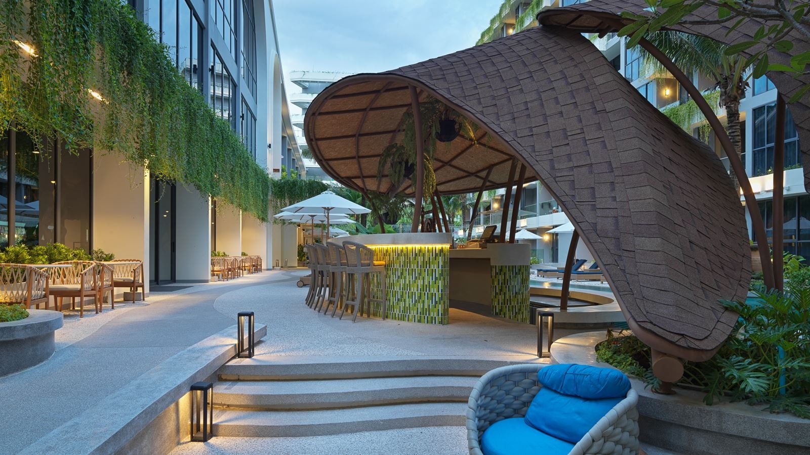 bars-manaw-manaw-pool-bar