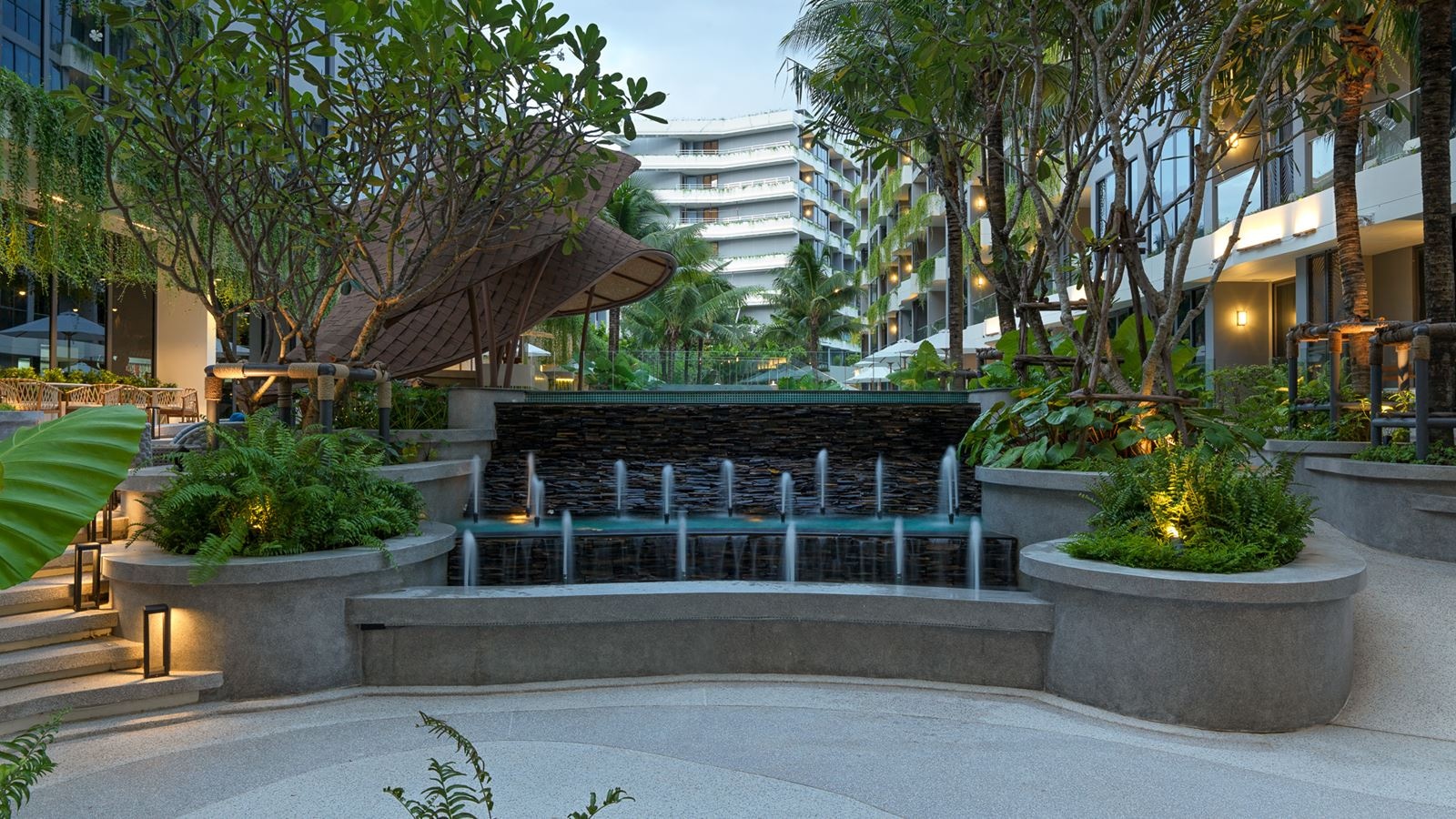 bars-manaw-manaw-pool-bar