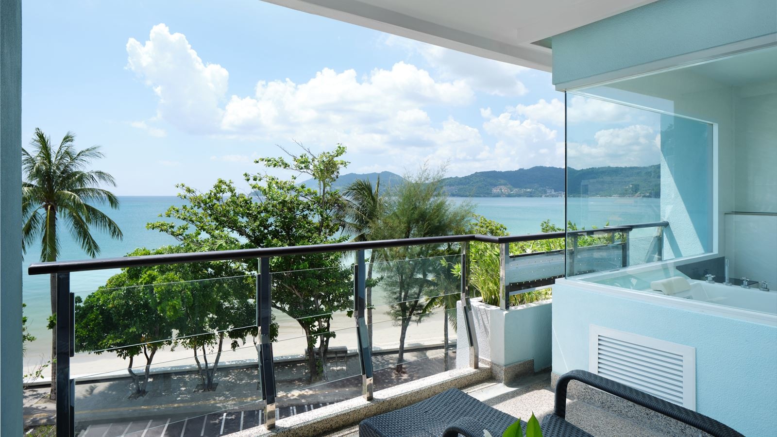 rooms-one-bedroom-superior-suite-sea-view