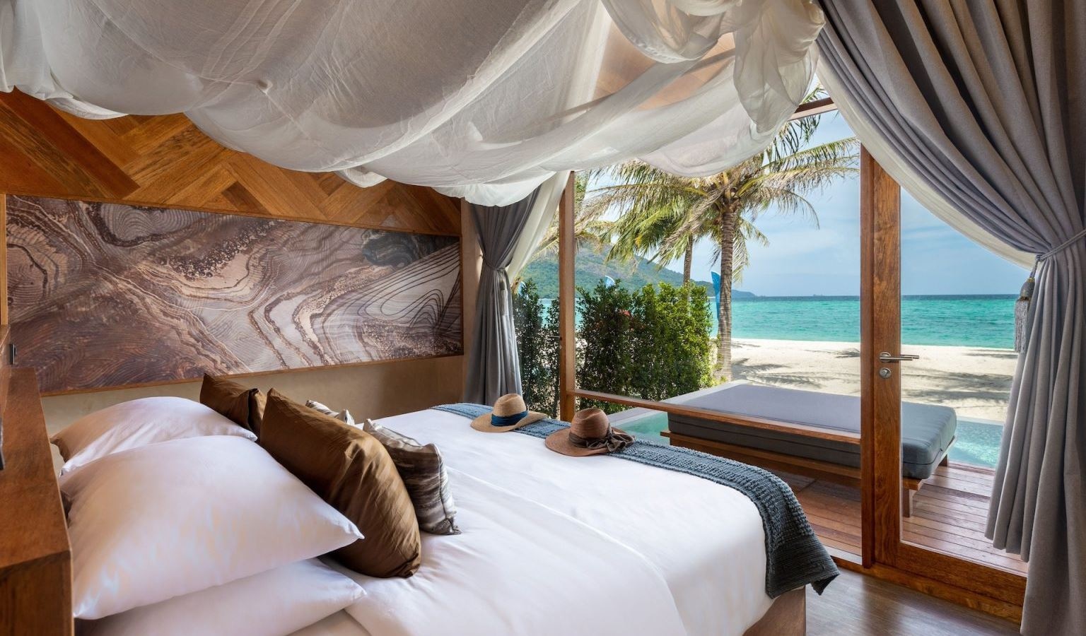 rooms-sand-beachfront-pool-villa