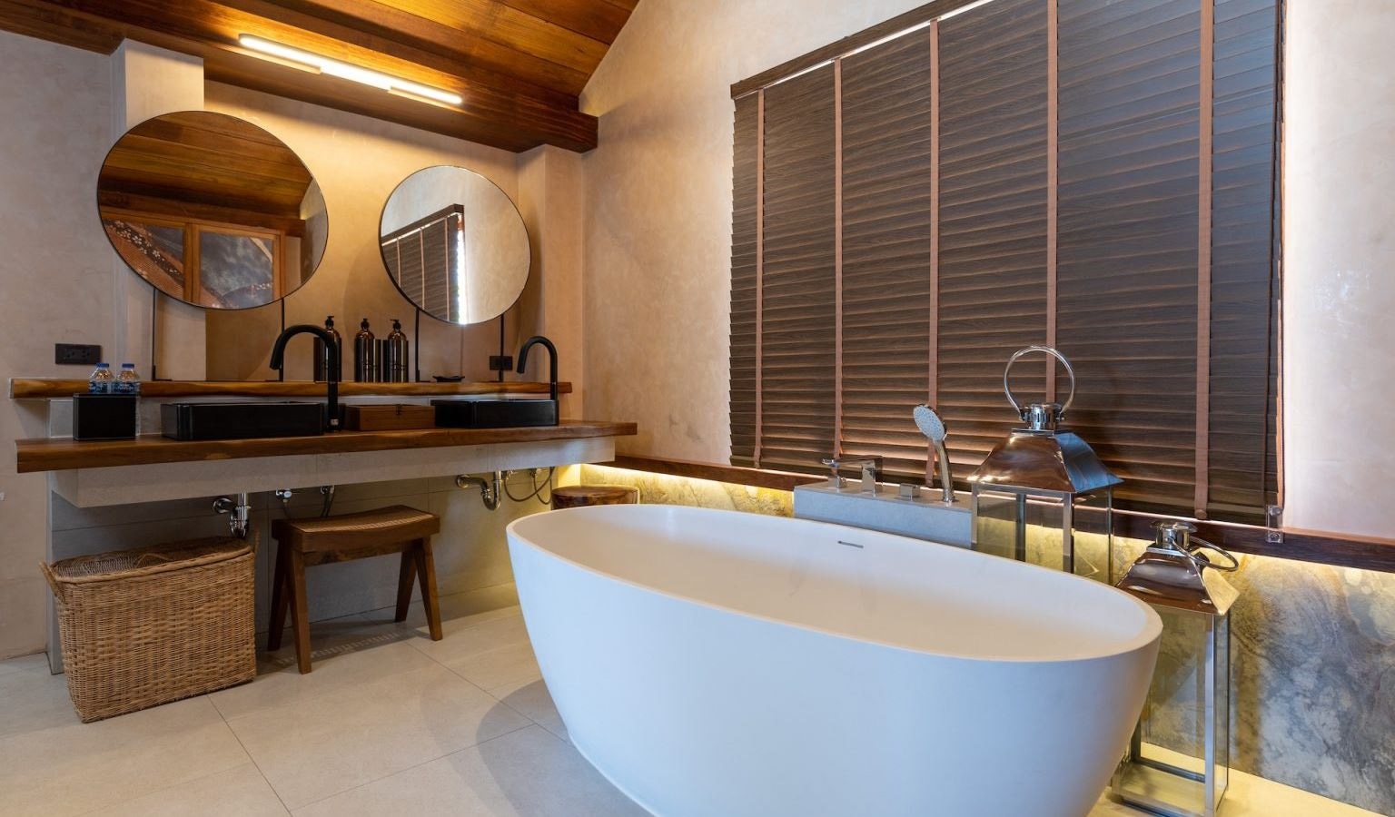 rooms-sand-beachfront-pool-villa