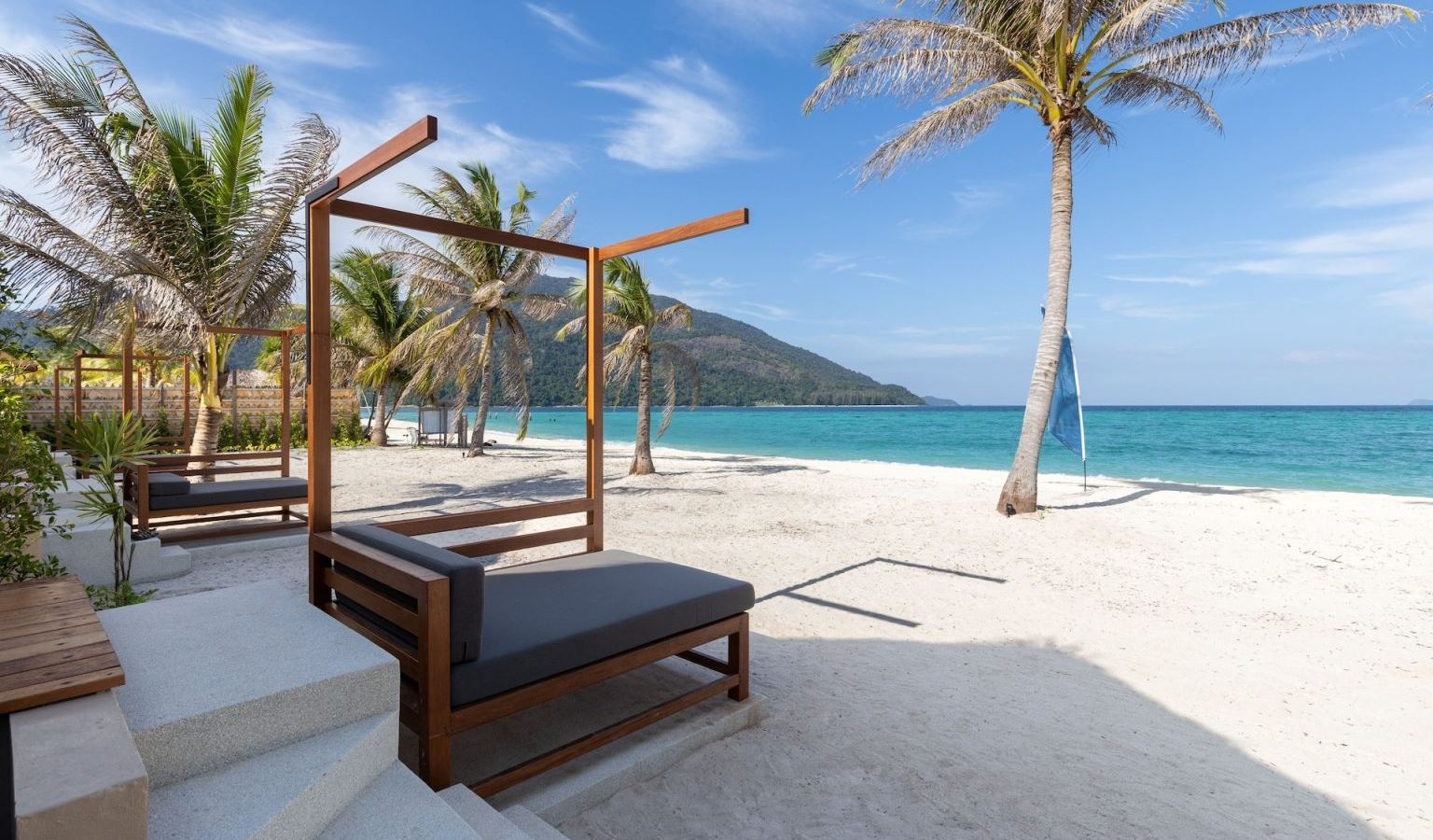 rooms-sun-beachfront-pool-villa