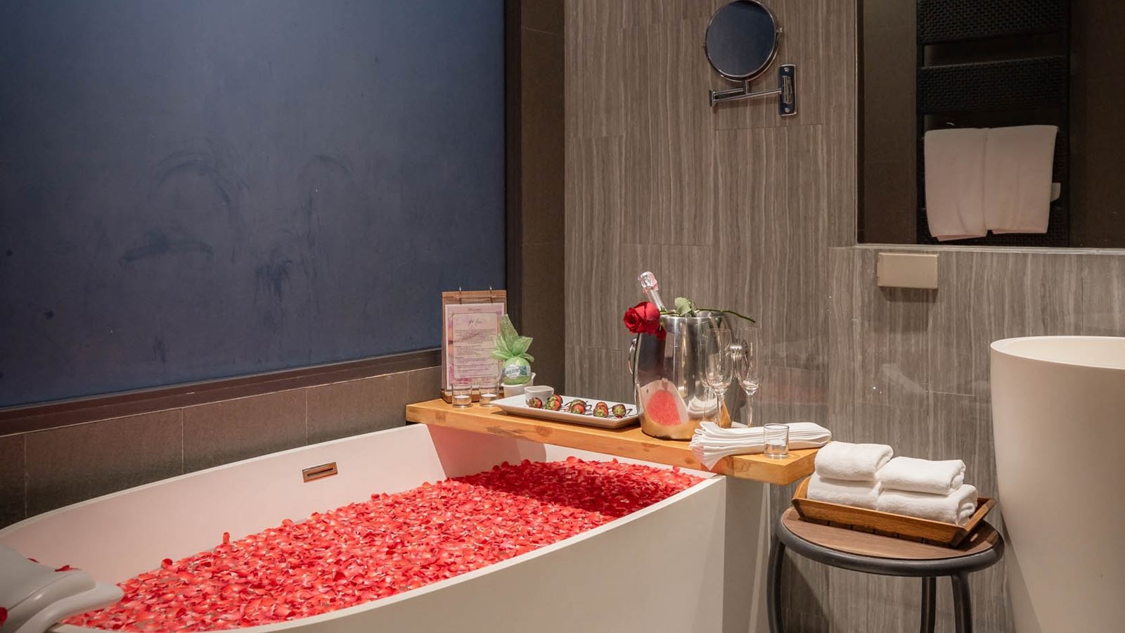 rooms-oceanfront-premium-room