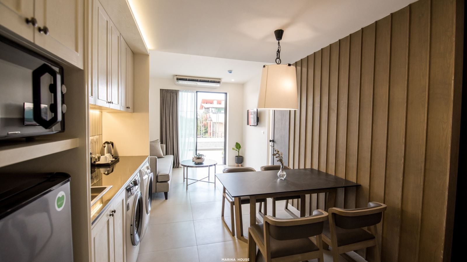 rooms-one-bedroom-suite-pool-access