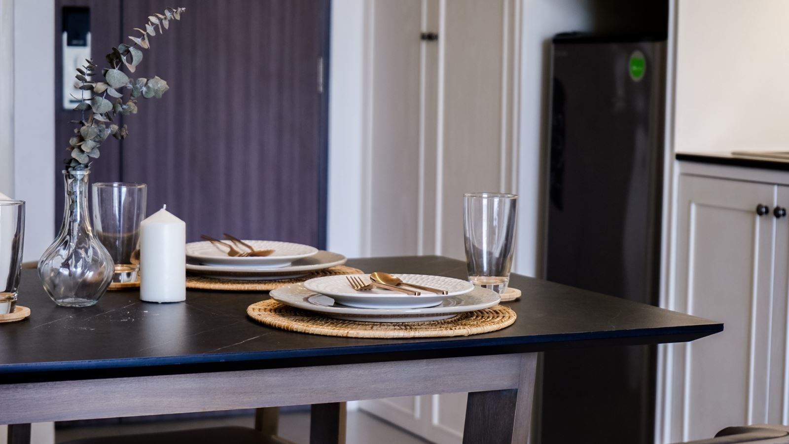 rooms-one-bedroom-suite-pool-facing