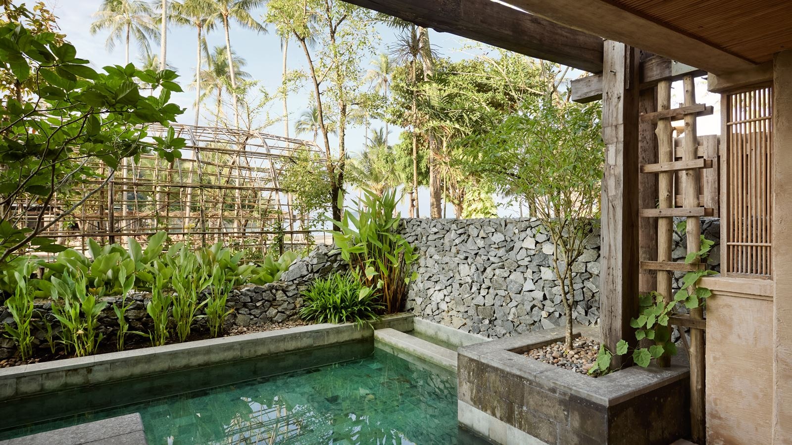 rooms-premium-pool-access-seaview