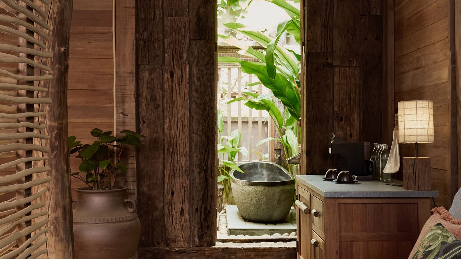 rooms-one-bedroom-suite-pool-villa-seaview