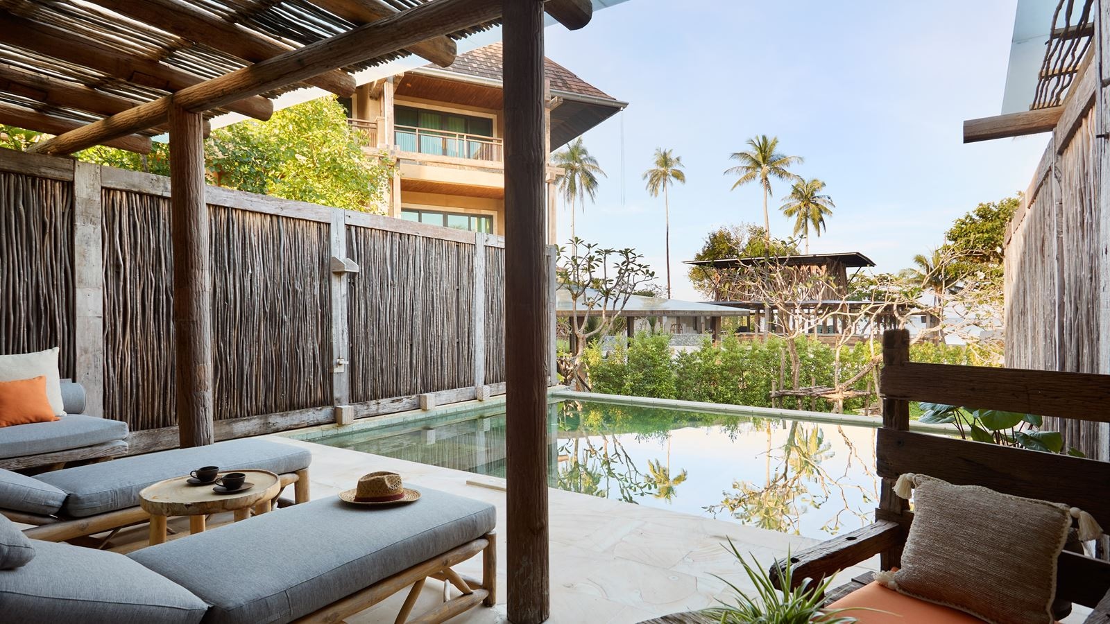 rooms-one-bedroom-suite-pool-villa-seaview