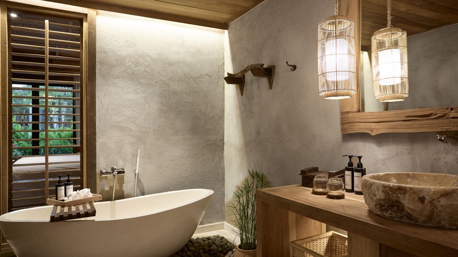 rooms-premium-pool-access