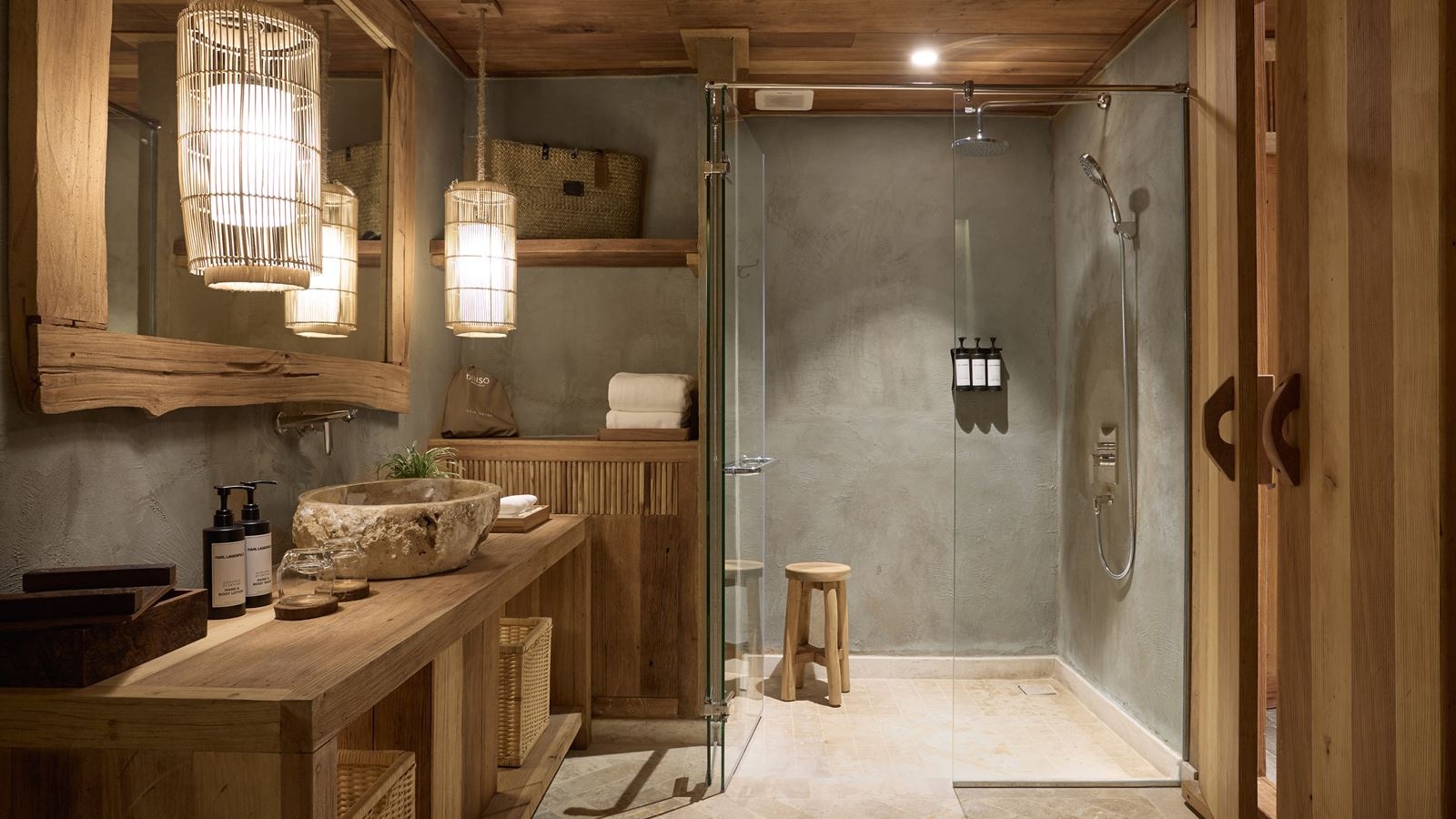 rooms-premium-pool-access