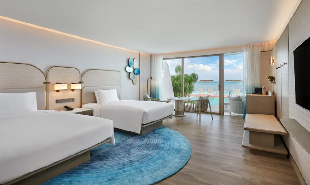 rooms-oceanfront-pool-access